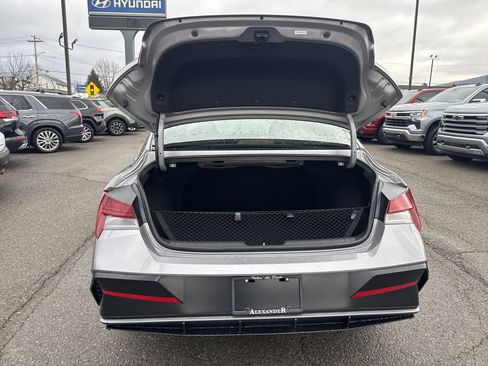 New 2026 Hyundai Elantra SEL Sport Premium image 5