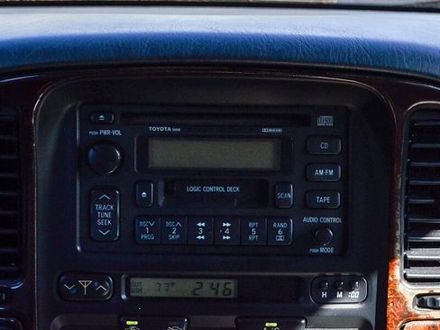 Used 1999 Toyota Land Cruiser image 17