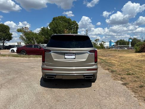 Used 2022 Cadillac XT6 Premium Luxury AWD/4WD image 6