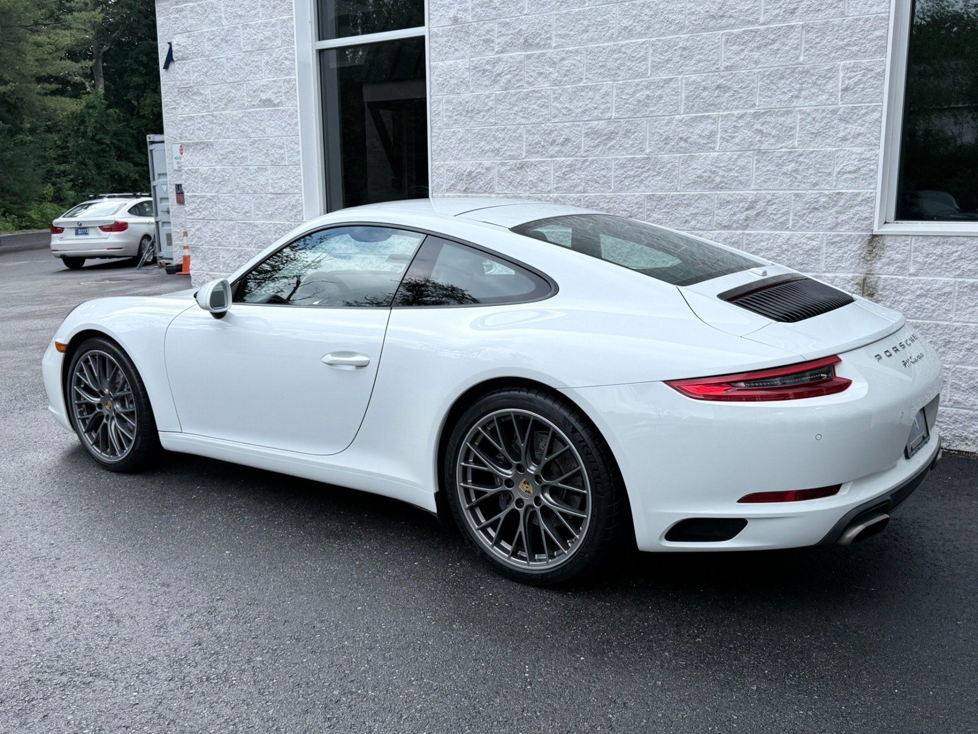 Used 2017 Porsche 911 Carrera 4 AWD/4WD image 8