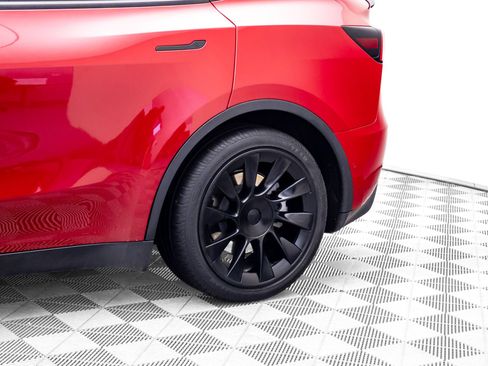 Used 2022 Tesla Model Y Long Range AWD/4WD image 37