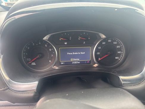 Used 2024 Chevrolet Traverse LT image 8