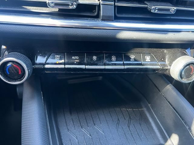 Certified 2024 Chevrolet Equinox EV LT FWD image 19