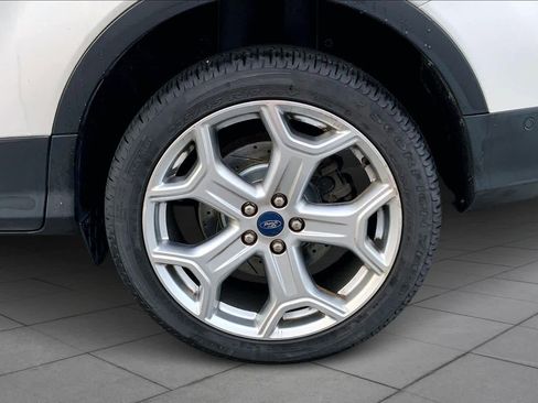 Used 2019 Ford Escape Titanium image 11