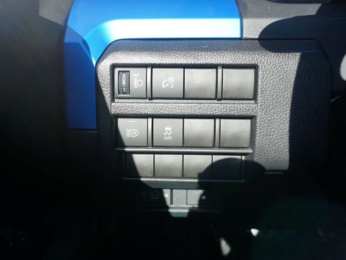 Used 2025 Toyota Tacoma TRD Sport AWD/4WD image 5