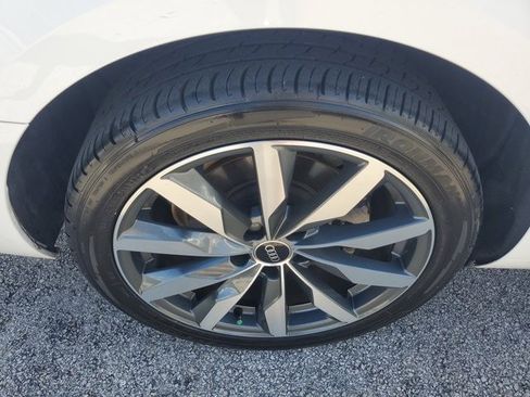 Used 2022 Audi A4 2.0T Premium w/ Convenience Package image 9