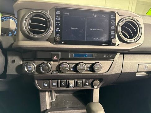 Certified 2022 Toyota Tacoma TRD Off-Road w/ Technology Package image 31