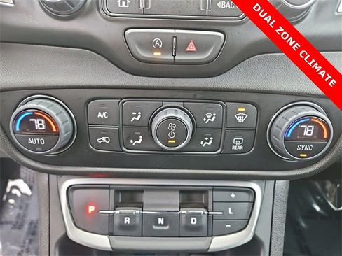 Used 2024 GMC Terrain SLT image 18