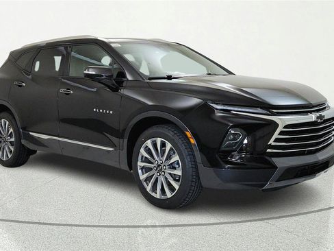 Used 2024 Chevrolet Blazer Premier w/ Driver Confidence II Package FWD image 1