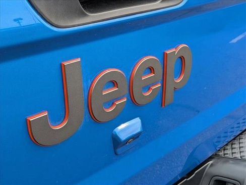Used 2023 Jeep Gladiator Mojave w/ LED Lighting Group AWD/4WD image 29
