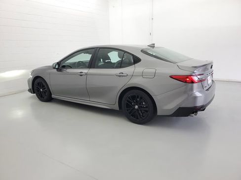 Used 2025 Toyota Camry SE w/ Convenience Package FWD image 7