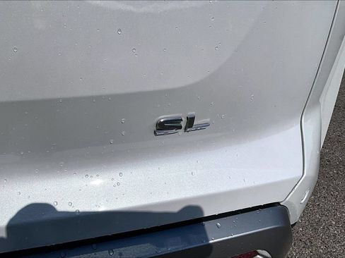 Used 2025 Nissan Pathfinder SL FWD image 29