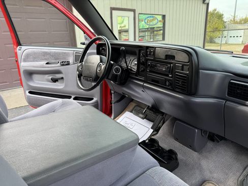 Used 1997 Dodge Ram 1500 Truck 2WD Club Cab image 95