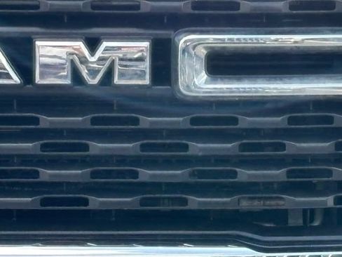 Used 2024 RAM 2500 Big Horn w/ Off Road Package AWD/4WD image 3