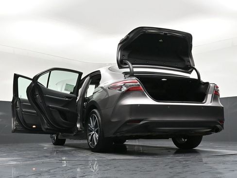 Used 2024 Toyota Camry XLE image 38