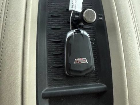 Used 2016 Cadillac Escalade ESV Premium AWD/4WD image 38