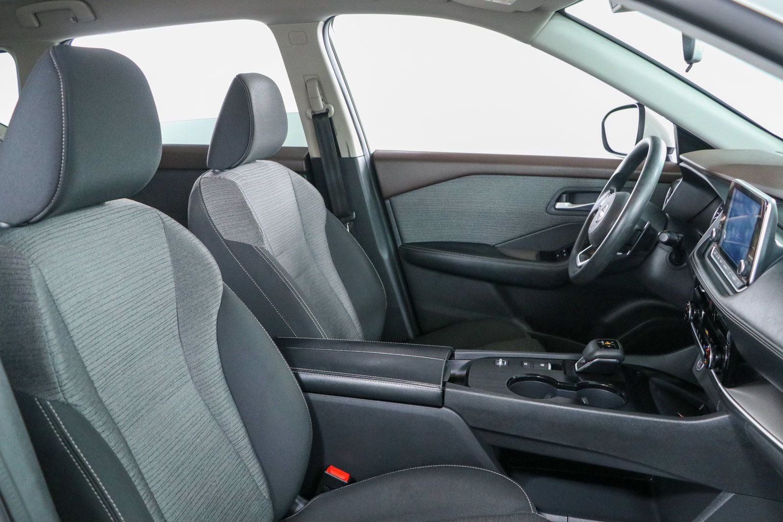 Used 2022 Nissan Rogue SV FWD image 26