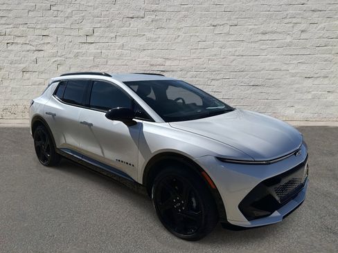 Used 2024 Chevrolet Equinox EV RS image 7