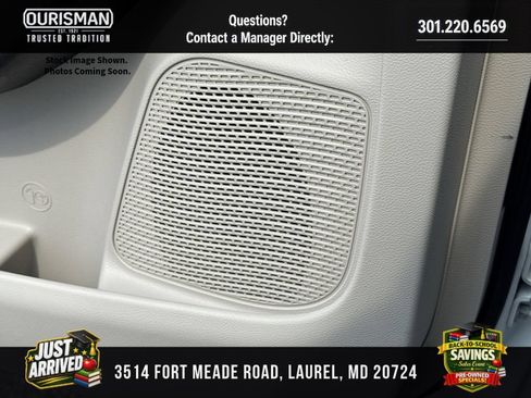 Used 2024 Chrysler Pacifica Touring-L FWD image 29