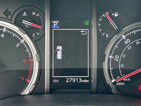 Used 2023 Toyota 4Runner Limited AWD/4WD image 18