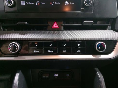 Used 2025 Kia Sportage LX image 20