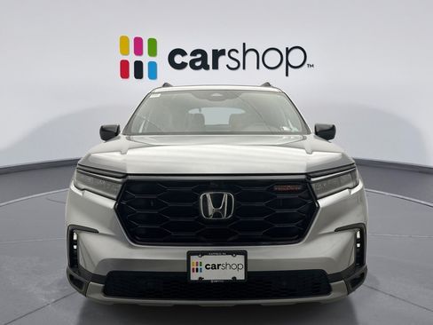 Used 2025 Honda Pilot TrailSport image 8