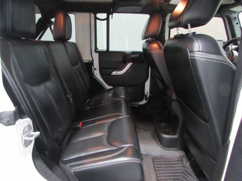 Used 2015 Jeep Wrangler Unlimited Sahara w/ Max Tow Package image 20