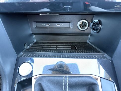 New 2026 Volkswagen Taos SE image 21