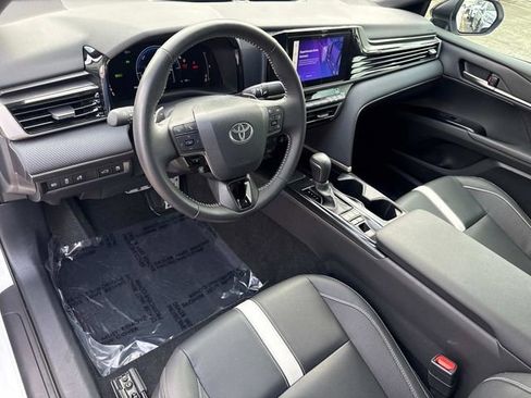 Used 2025 Toyota Camry SE FWD image 24