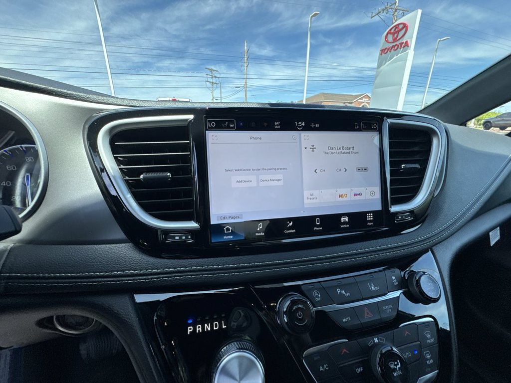 New 2027 Chrysler Pacifica Select AWD/4WD image 23