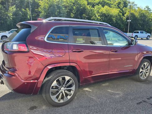 Used 2019 Jeep Cherokee Overland w/ Technology Group AWD/4WD image 10