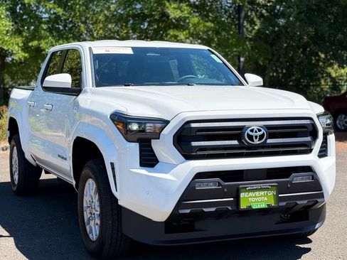 Certified 2025 Toyota Tacoma SR5 AWD/4WD image 7