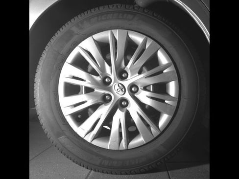 Used 2014 Toyota Camry LE FWD image 11