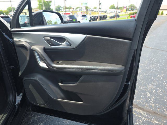 Used 2019 Chevrolet Blazer LT FWD image 27