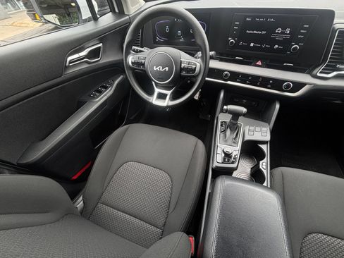 Used 2025 Kia Sportage LX FWD image 33