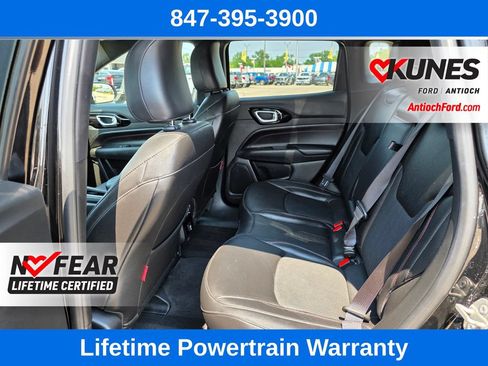 Used 2024 Jeep Compass Trailhawk AWD/4WD image 18