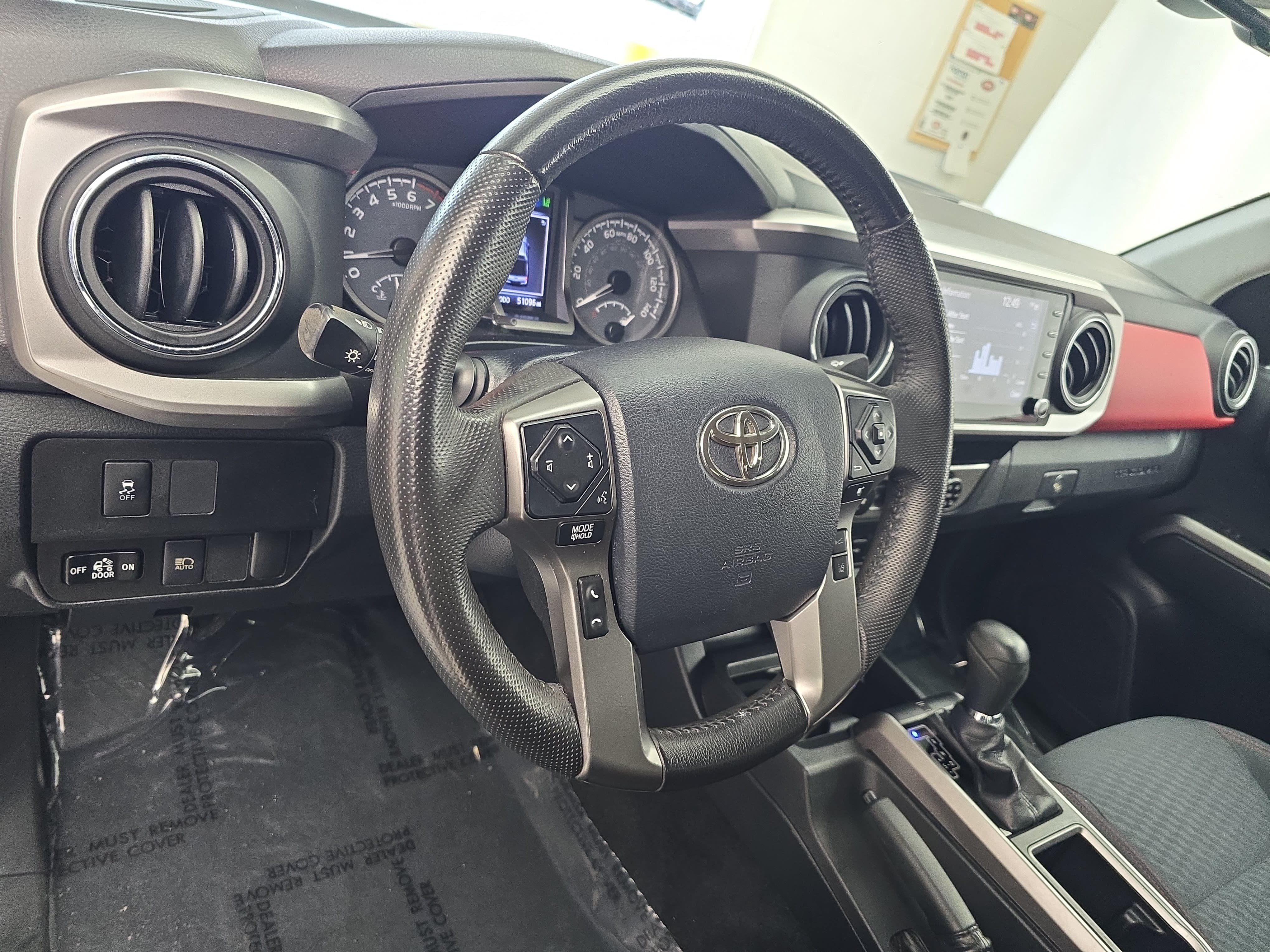 Used 2020 Toyota Tacoma SR5 RWD image 15