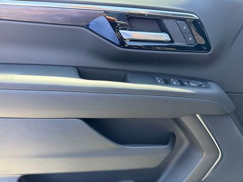 New 2026 Chevrolet Suburban LS w/ LS Custom Edition RWD image 14