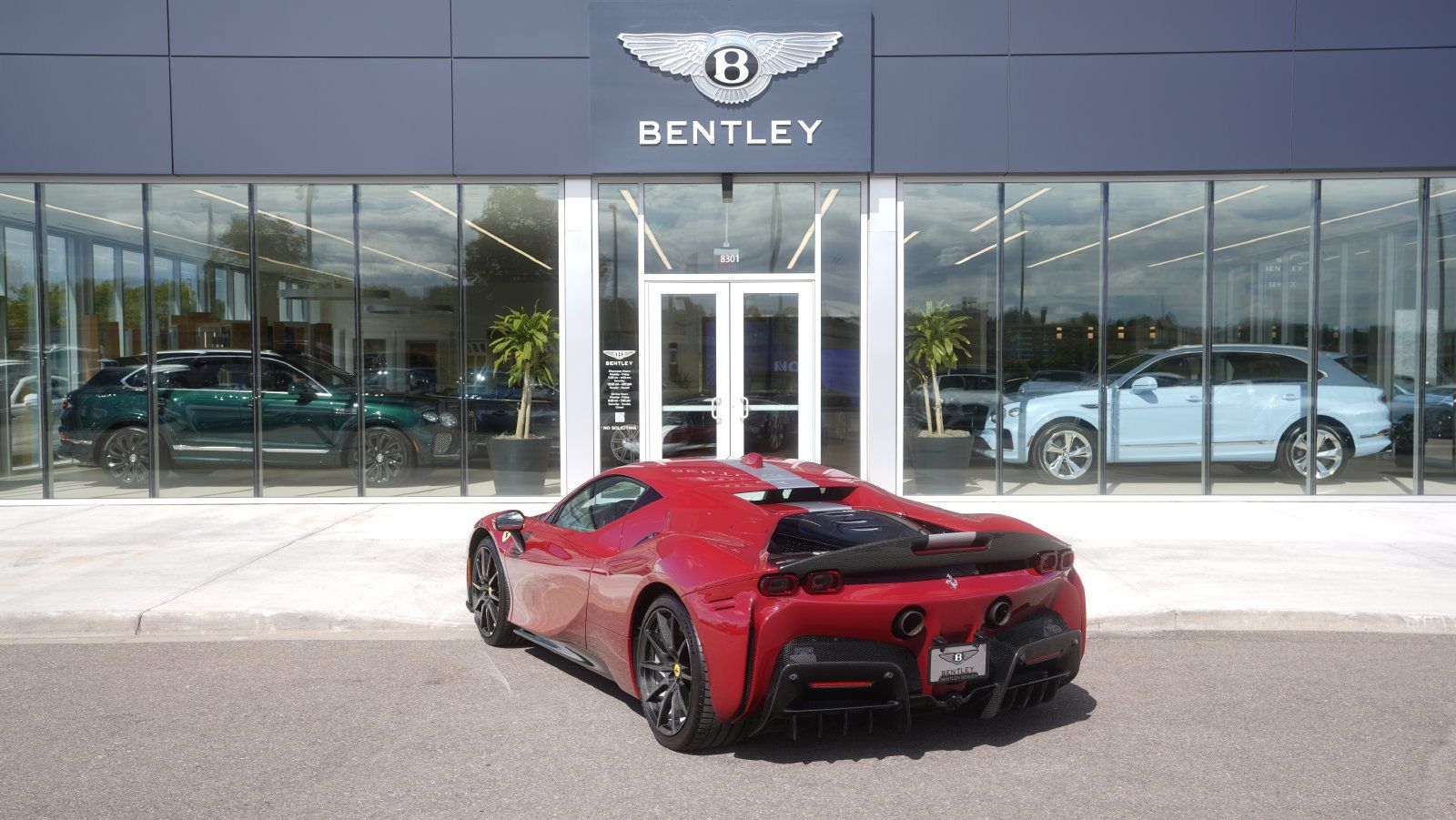 Used 2022 Ferrari SF90 Stradale AWD/4WD image 9