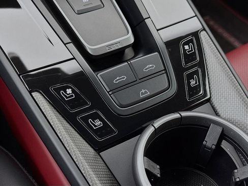 Certified 2025 Porsche 911 Carrera GTS RWD image 22