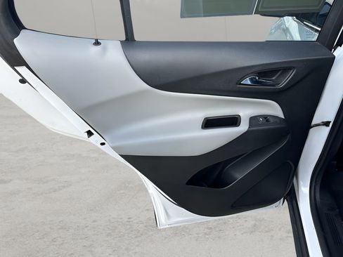 Used 2018 Chevrolet Equinox LT image 26