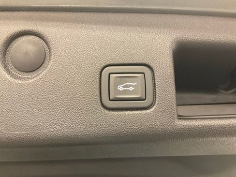 Used 2024 Chevrolet Equinox LT image 38