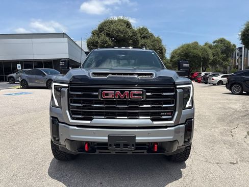 Used 2025 GMC Sierra 2500 AT4 w/ AT4 Premium Plus Package AWD/4WD image 8