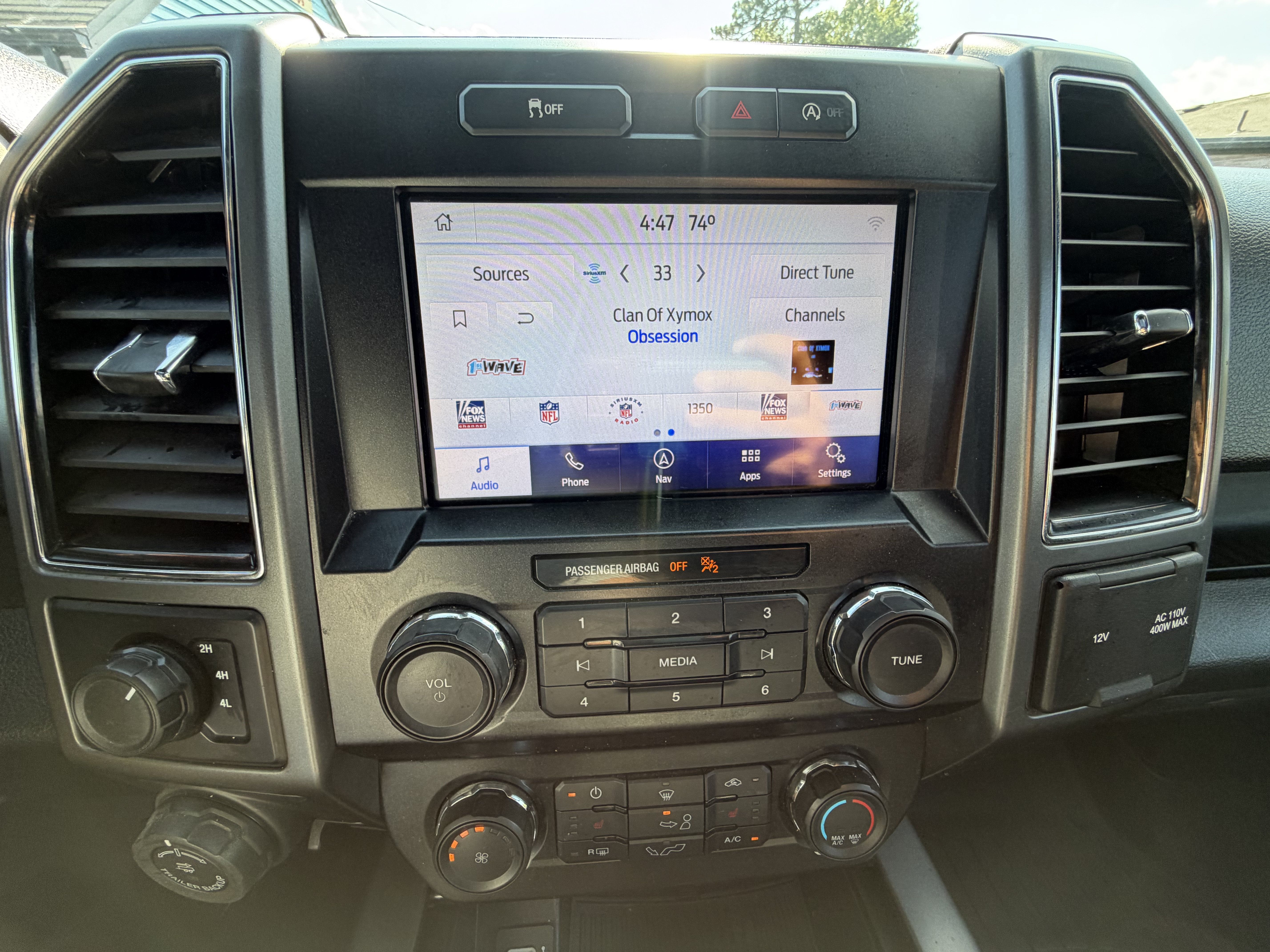 Used 2019 Ford F150 XLT w/ Equipment Group 302A Luxury AWD/4WD image 30