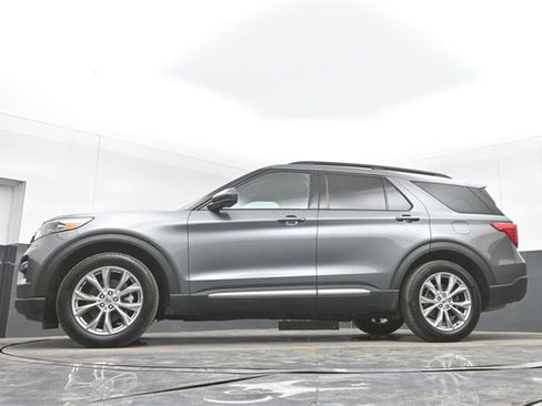 Used 2024 Ford Explorer XLT w/ Equipment Group 202A image 47