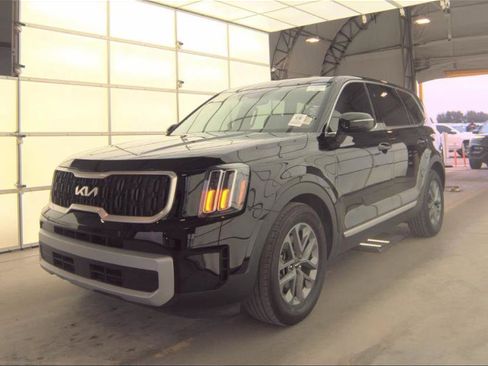 Used 2024 Kia Telluride LX image 2