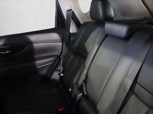 Used 2020 Nissan Rogue SL w/ Premium Package image 25