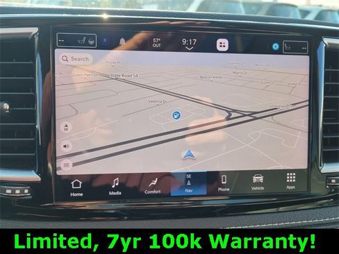 Used 2023 Chrysler Pacifica Limited image 25