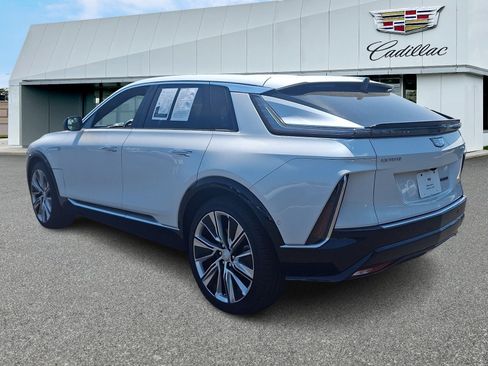 Used 2025 Cadillac Lyriq Luxury AWD/4WD image 4