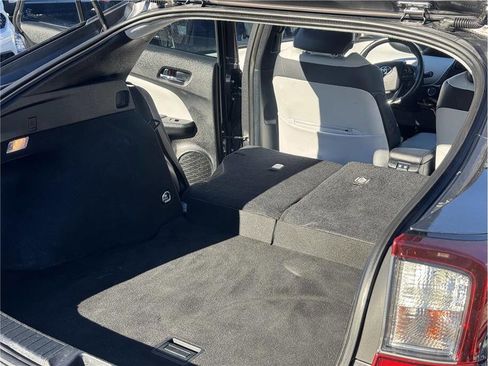 Used 2019 Toyota Prius XLE image 32